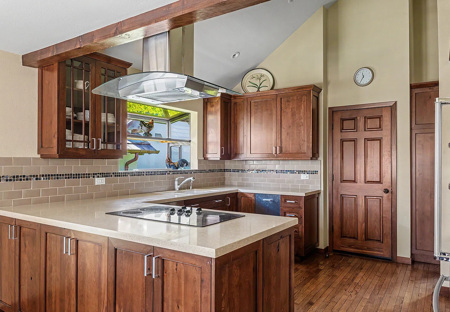 3 bed, 2.5 bath, 2041 sqft, $12,000 — Photo 3