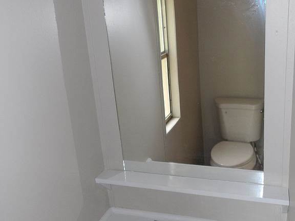 5th image of 371 Oak Hill Dr