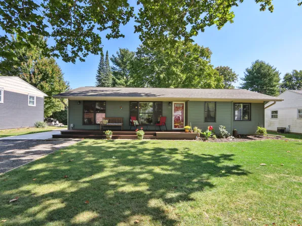 1916 Clover Ln, Champaign, IL 61821