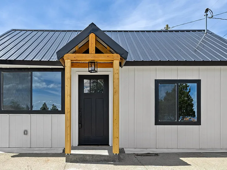 210 Monroe St — Photo 3