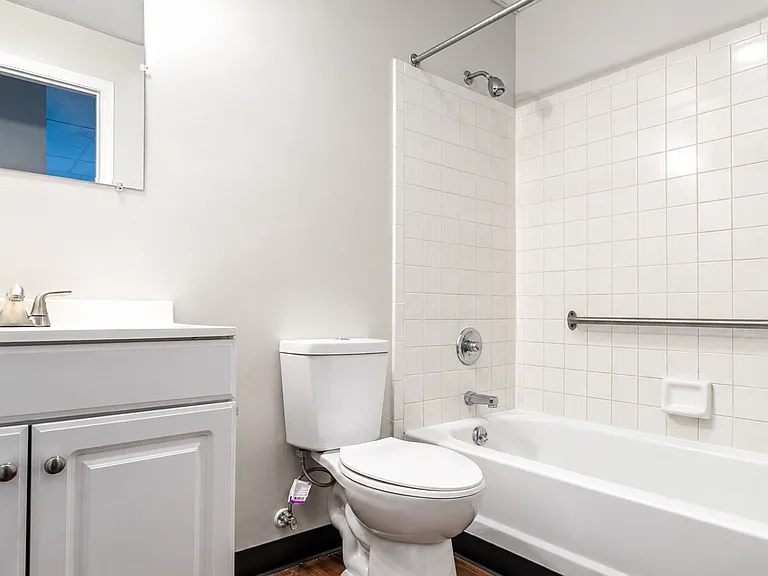 1743 Culbertson Ave — Photo 4