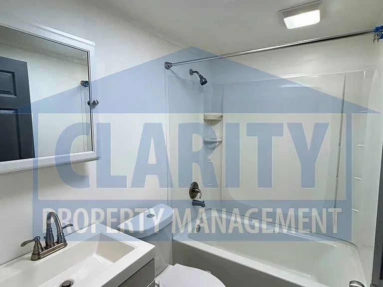 580 Dooley St NE — Photo 9
