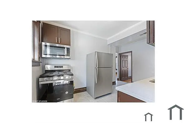 Building Photo - 7838 S Sangamon St #2F