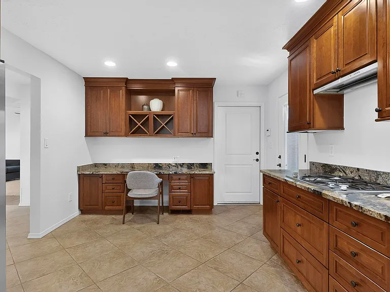 9735 Village Green Dr NE — Photo 10