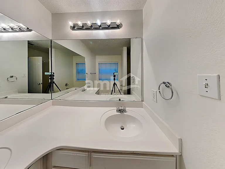 8551 Western Meadows Dr — Photo 11