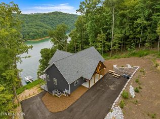 552 Fox Ridge Ln, Caryville, TN 37714