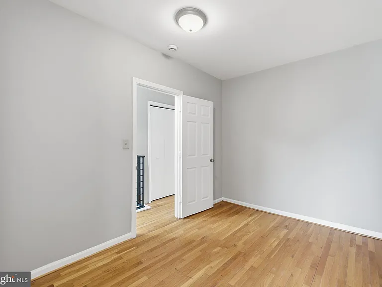 1230 Wylie St NE — Photo 16