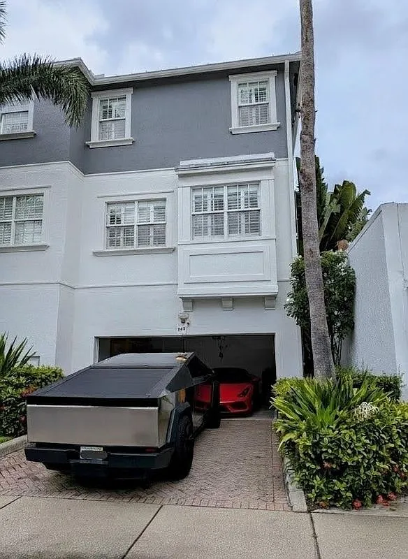 4 bed, 2.0 bath, 1369 sqft, $4,500 — Photo 3