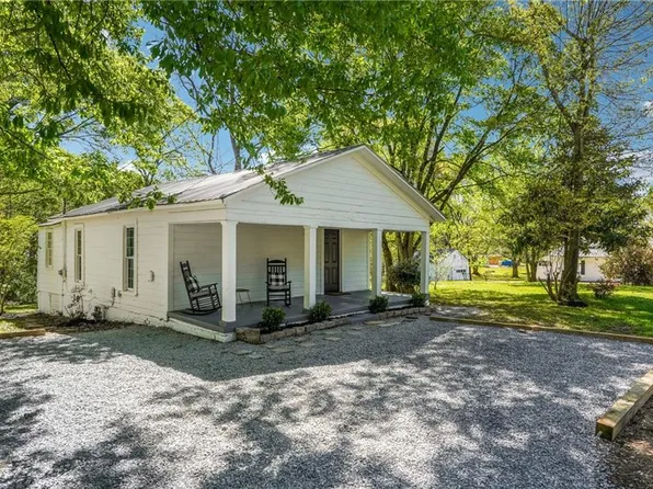 716 Jones Ave, Rockmart, GA 30153