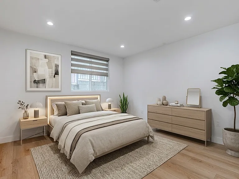 904 N Gardner St #8 — Photo 13