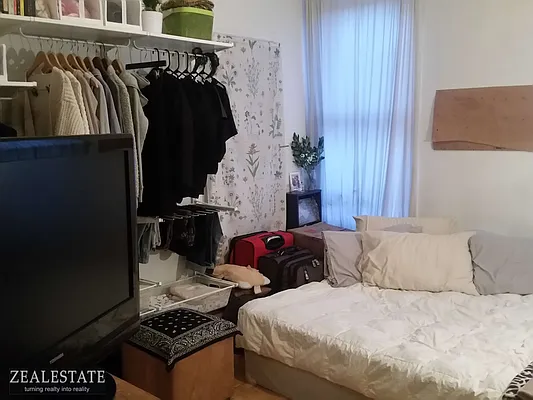 Rented by ZealEstate Group Inc | media 10