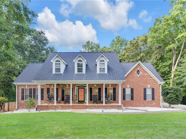 1106 Appaloosa Ct, Summerfield, NC 27358