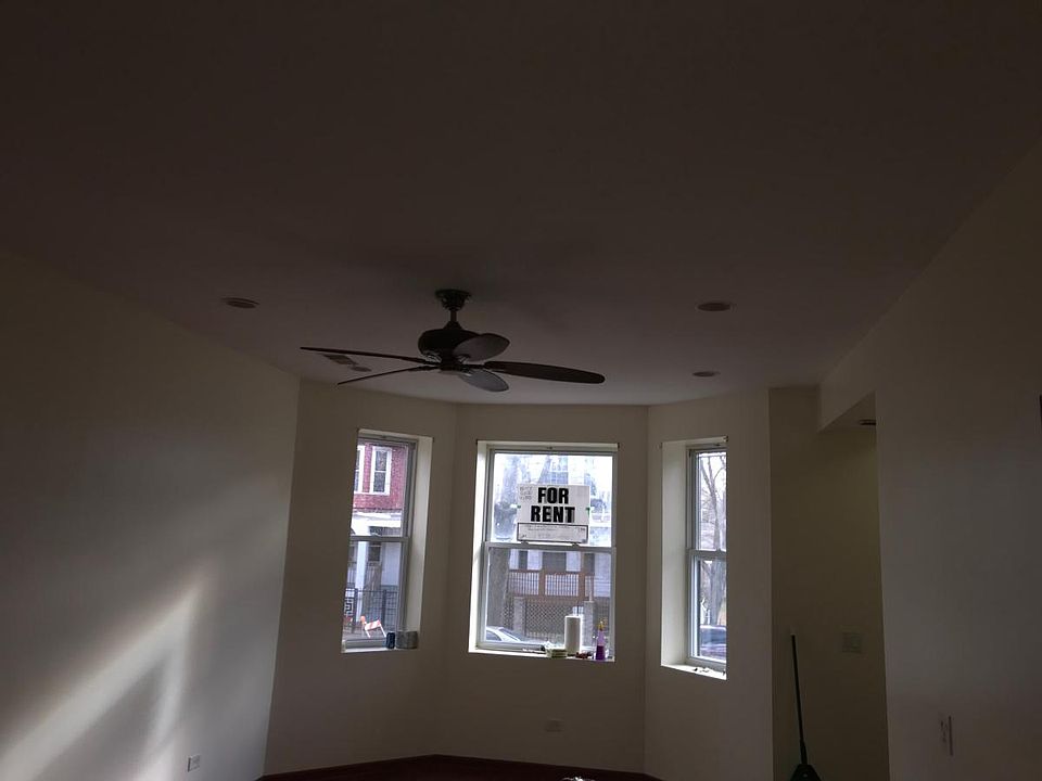 1st image of 4032 W Kamerling Ave #1