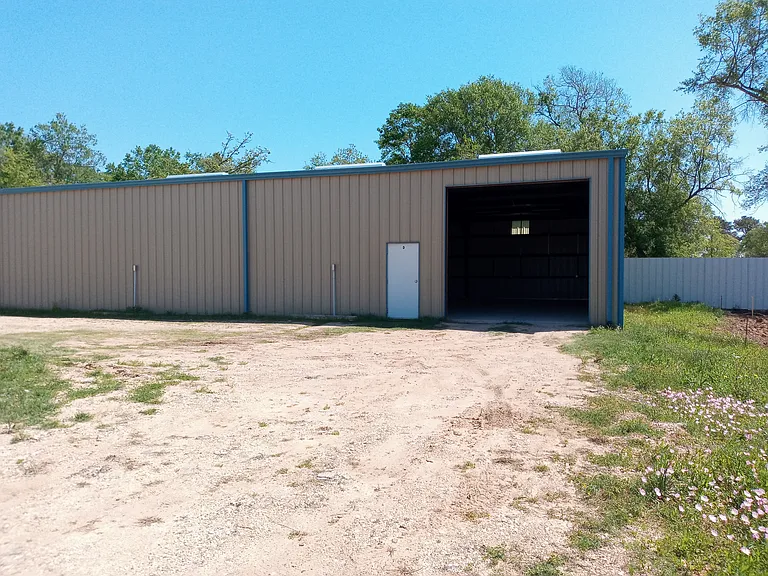 C E King Pkwy — Photo 2