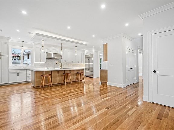 3rd image of 13 Parker Rd