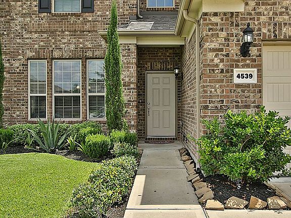 3rd image of 4539 Ferndale Meadows Dr