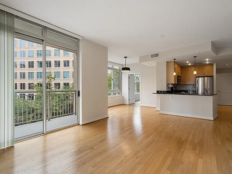 820 N Pollard St #311 — Photo 3