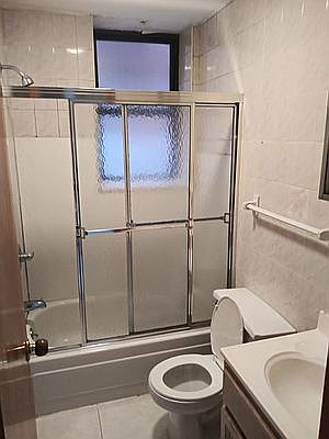5th image of 2534 Broadway #3C