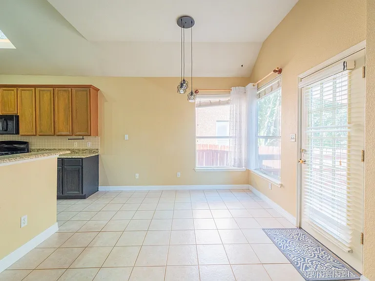 1108 Antelope Rdg — Photo 15