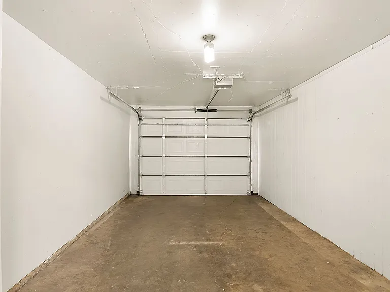 I Car Garage
