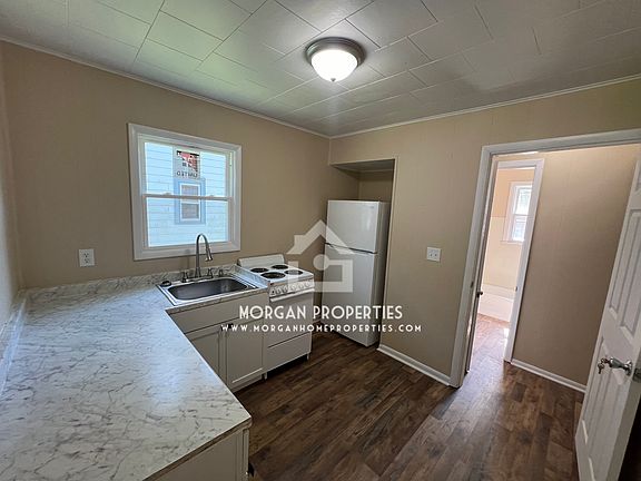 3rd image of 3002 Columbus Ave #1/2
