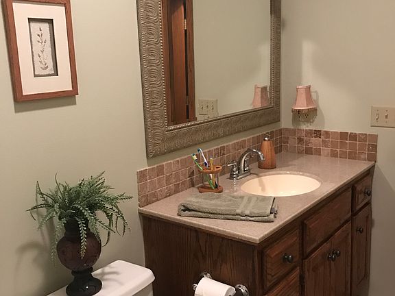 Hall/guest bath