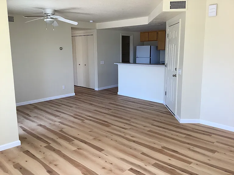 604 N Bagby Dr #B — Photo 24