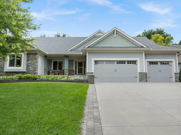 2073 Valley Creek Ln, Shakopee, MN 55379