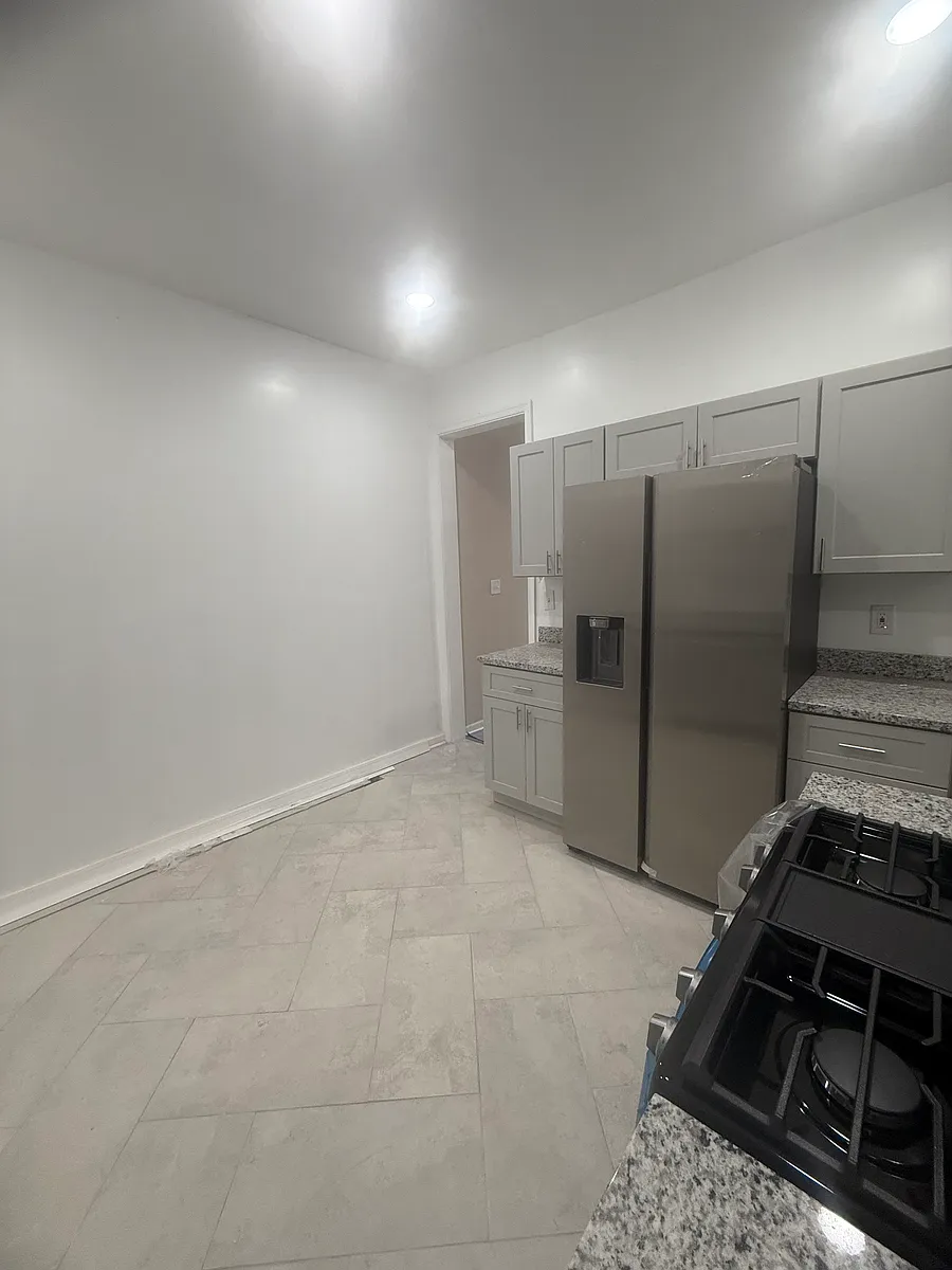 Building Photo - 5311 Nelson Ave #2
