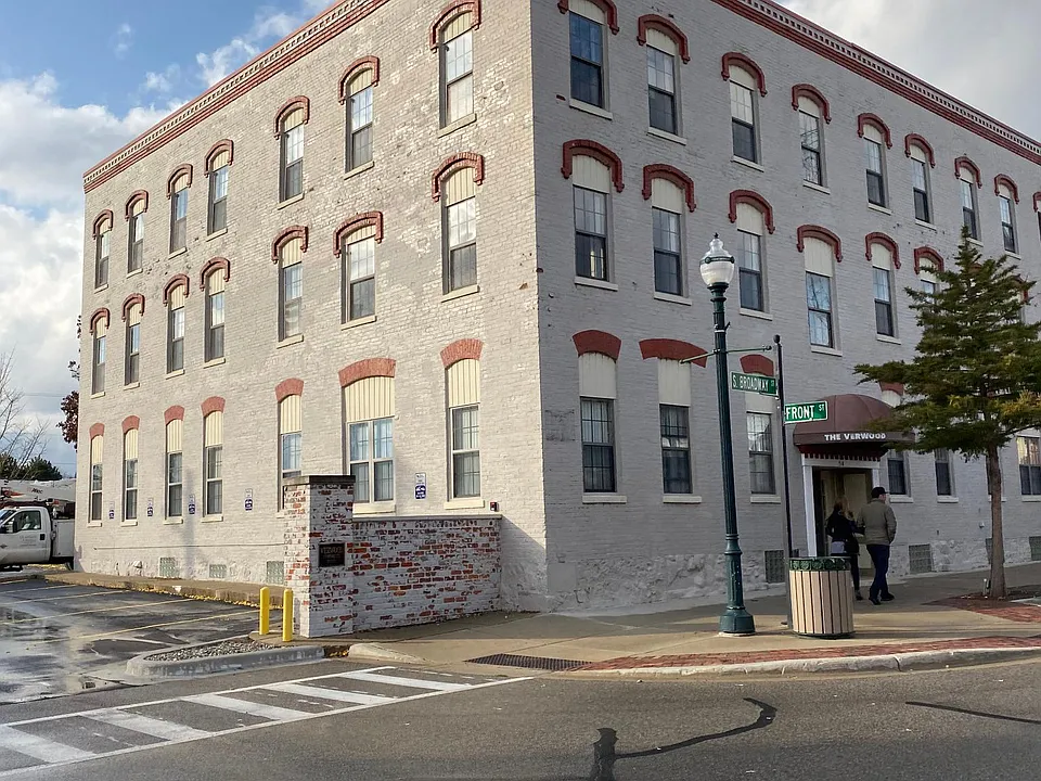 54 S Broadway St #13