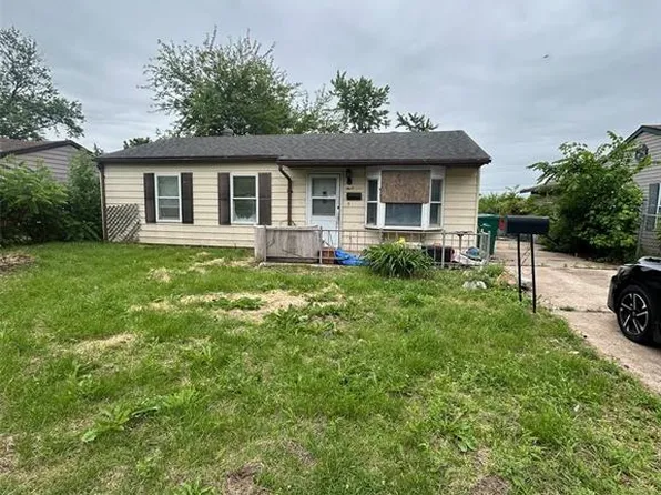 608 Saint Monica Dr, Cahokia, IL 62206
