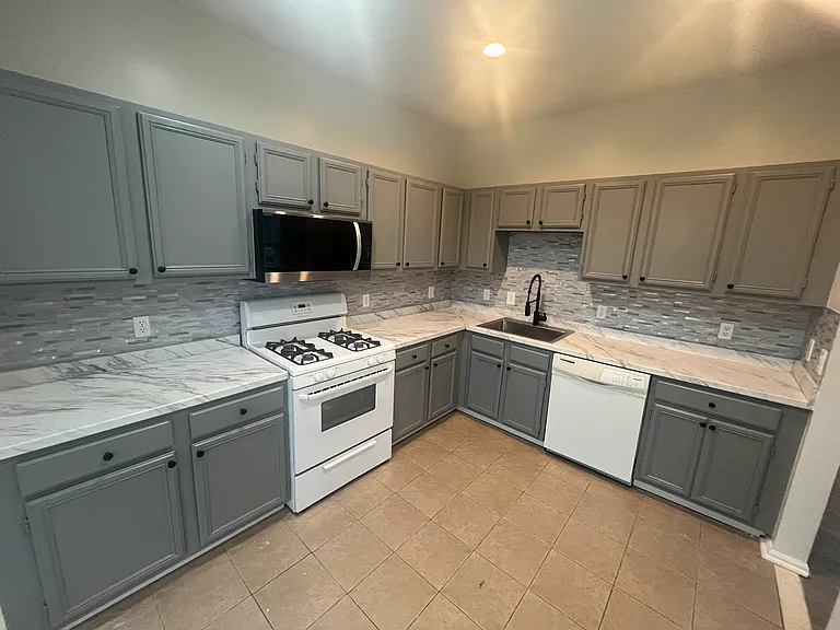 20417 Riverbend Sq #200 — Photo 13