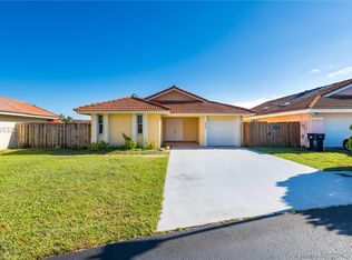 8449 NW 189th Street Rd, Hialeah, FL 33015