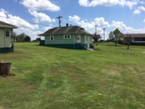 4th image of 2127 Airport Rd