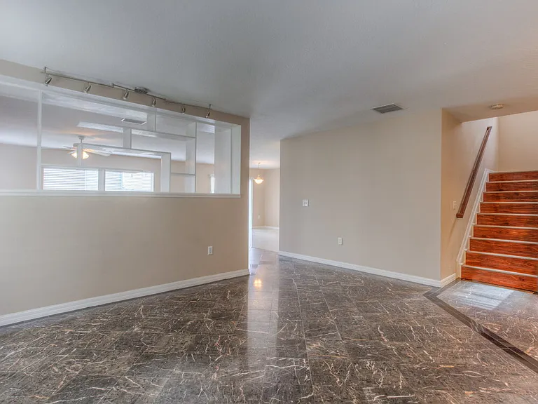 12116 Tree Haven Ave — Photo 2