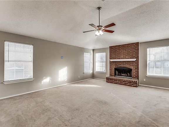 3rd image of 4105 Howard Dr