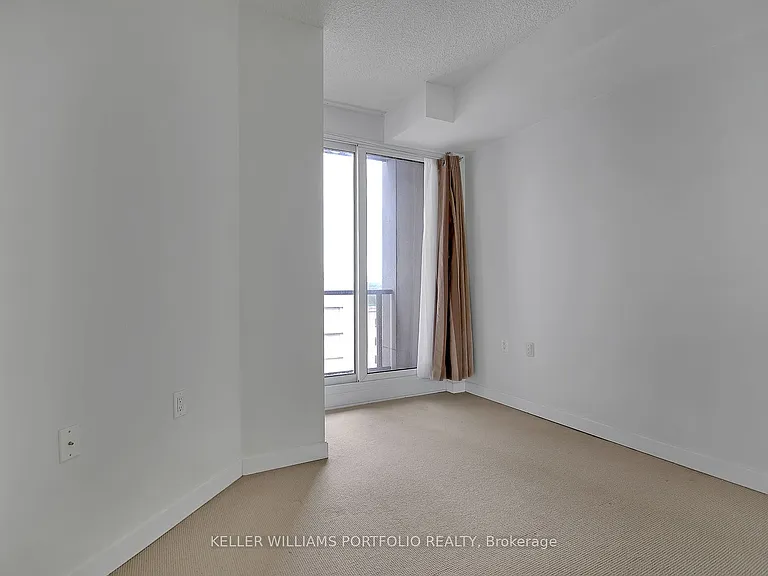 85 Bloor St E #1204 — Photo 11