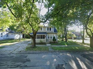 267 S Prairie St, Whitewater, WI 53190