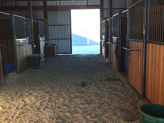 Barn