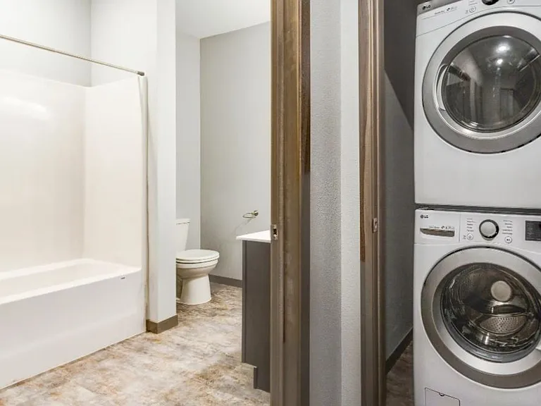 Crest View Village Apartments, LLC — Photo 10