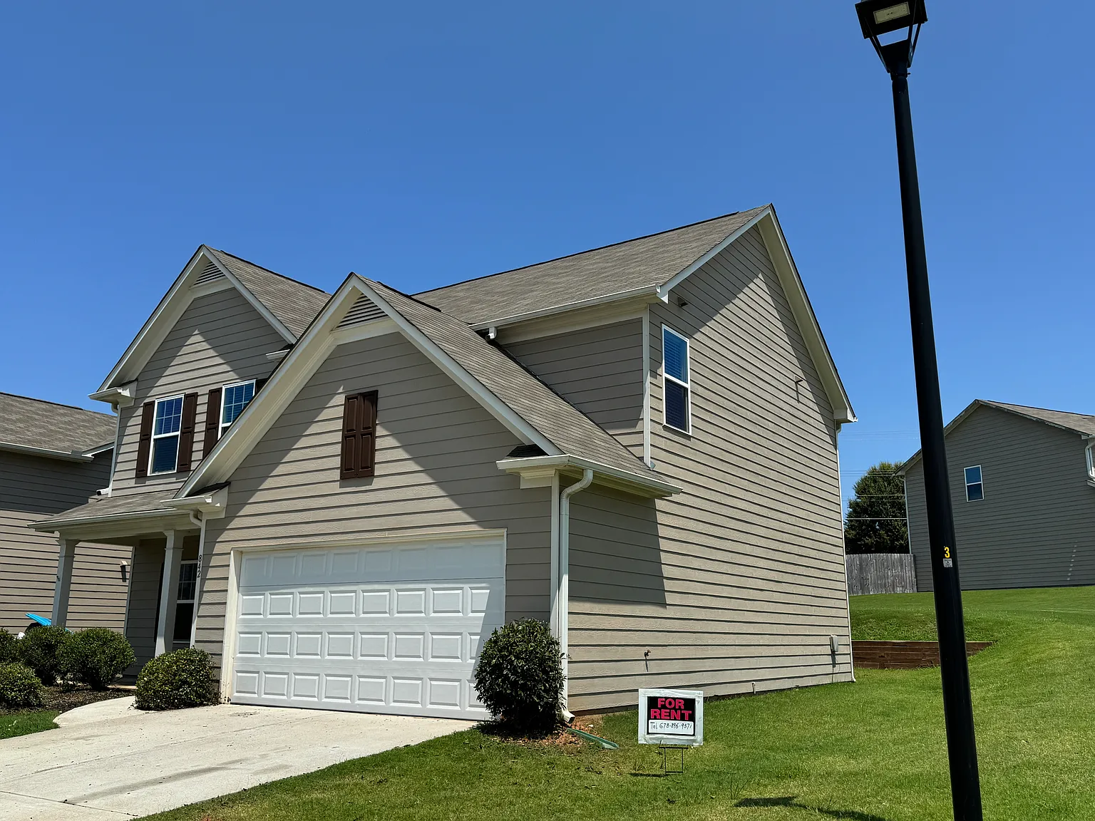 4 bed, 2.5 bath, 1837 sqft, $1,850 — Photo 2