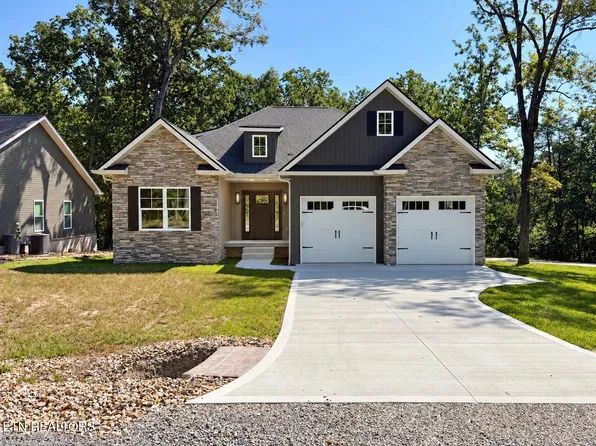 102 Amherst Dr, Crossville, TN 38558