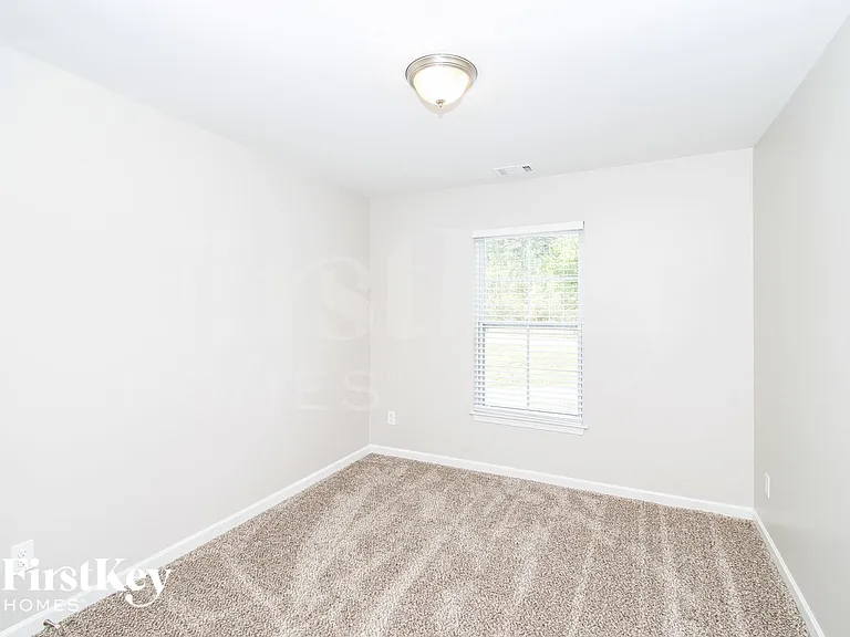 1805 Seayes Rd — Photo 13