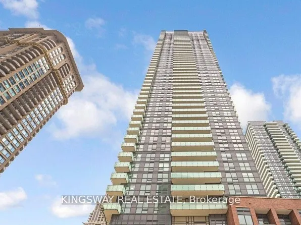 430 Square One Dr #2305, Mississauga, ON L5B 0E2