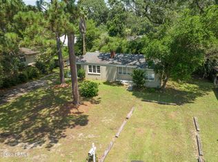 2307 Hermitage Rd, Beaufort, SC 29902