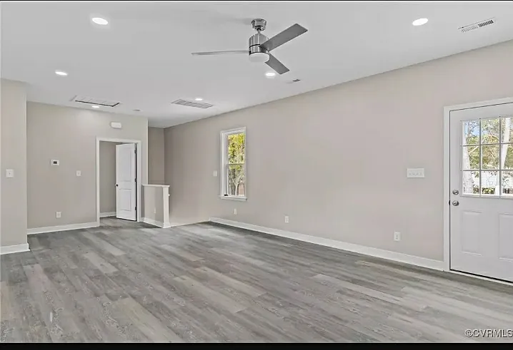 3 bed, 1200 sqft, $2,200 — Photo 4