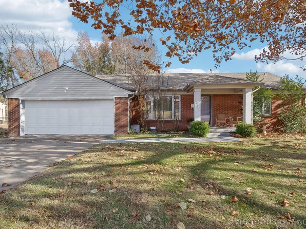 2415 S Urbana Ave, Tulsa, OK 74114