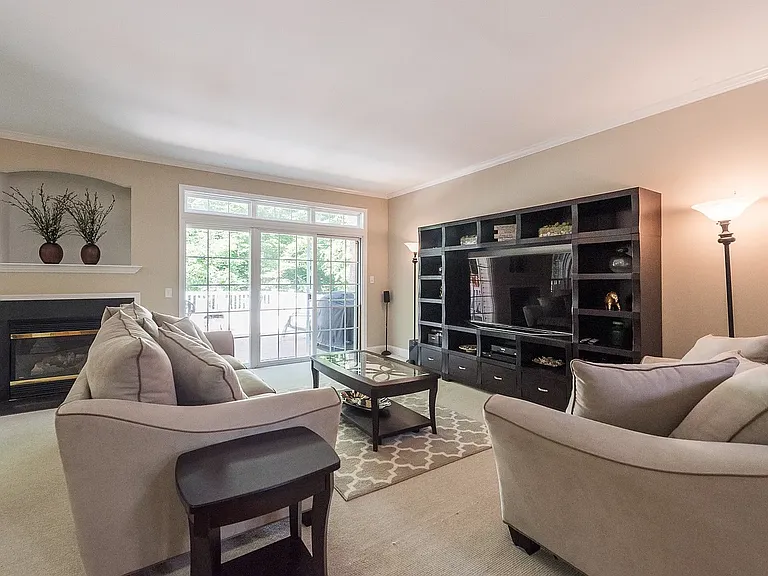 1285 Brookstone Dr — Photo 6