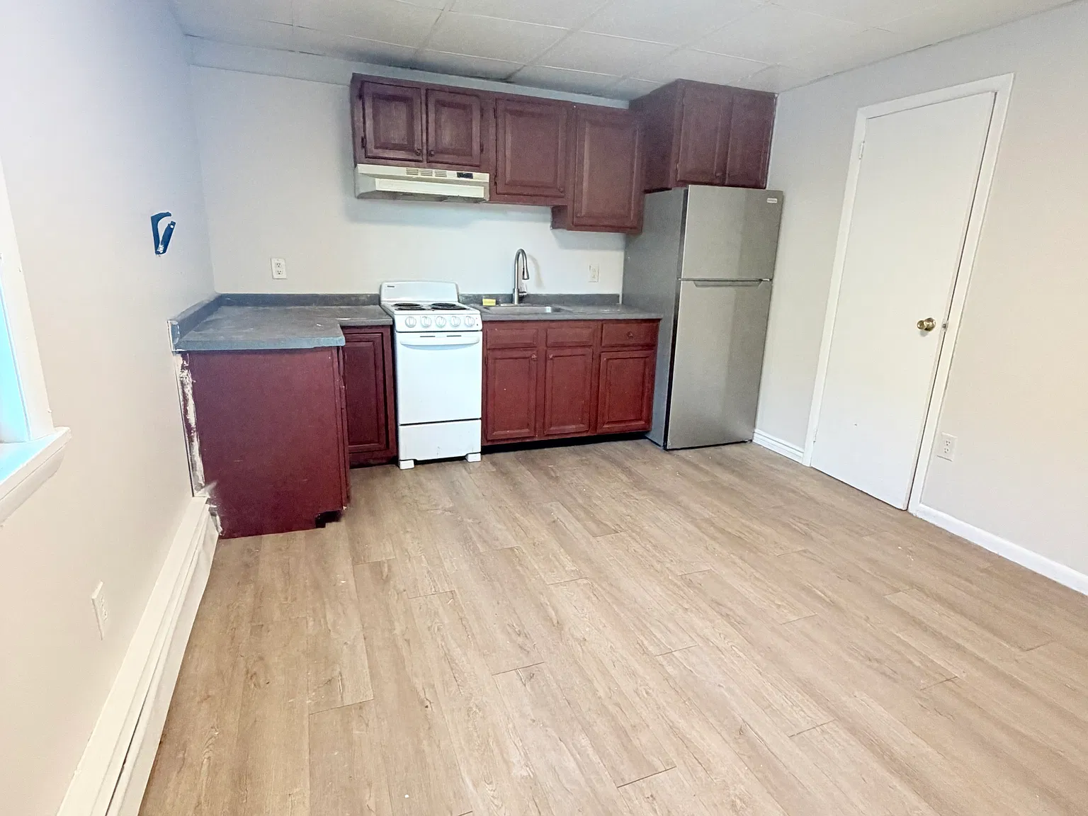 1 bed, $900 — Photo 2