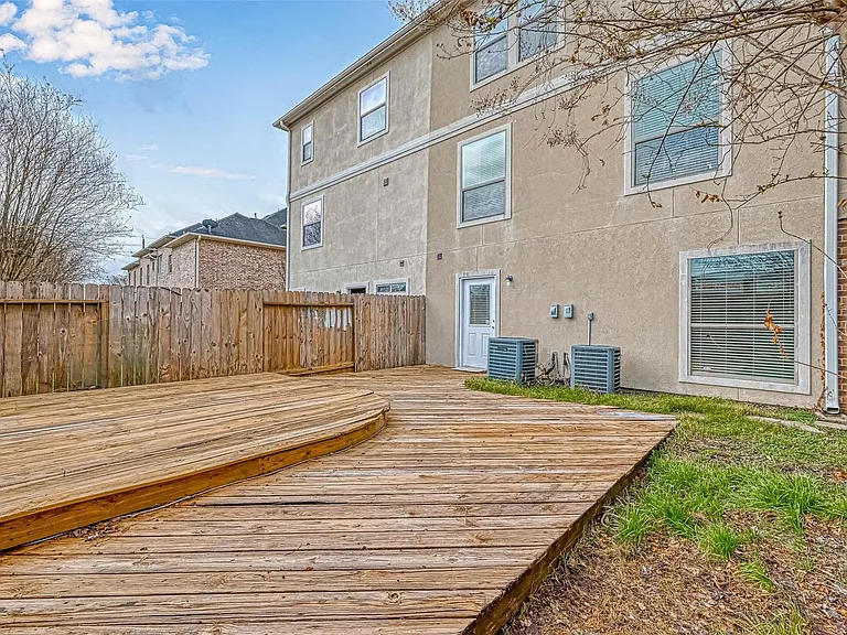 7816 Stoneyway Dr — Photo 42